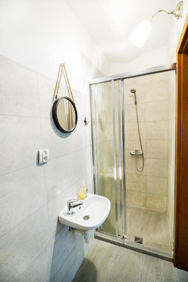 Zielona Przystan Hotel Manasterz Bagian luar foto