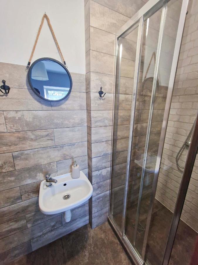 Zielona Przystan Hotel Manasterz Bagian luar foto