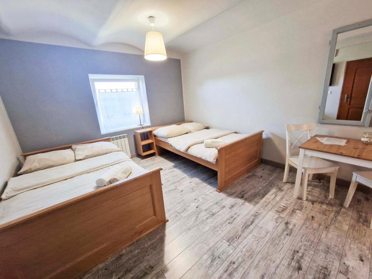 Zielona Przystan Hotel Manasterz Bagian luar foto