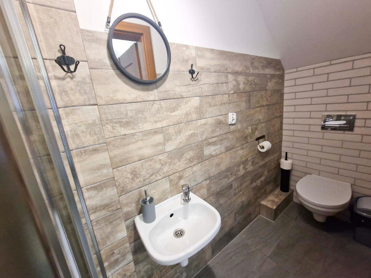 Zielona Przystan Hotel Manasterz Bagian luar foto