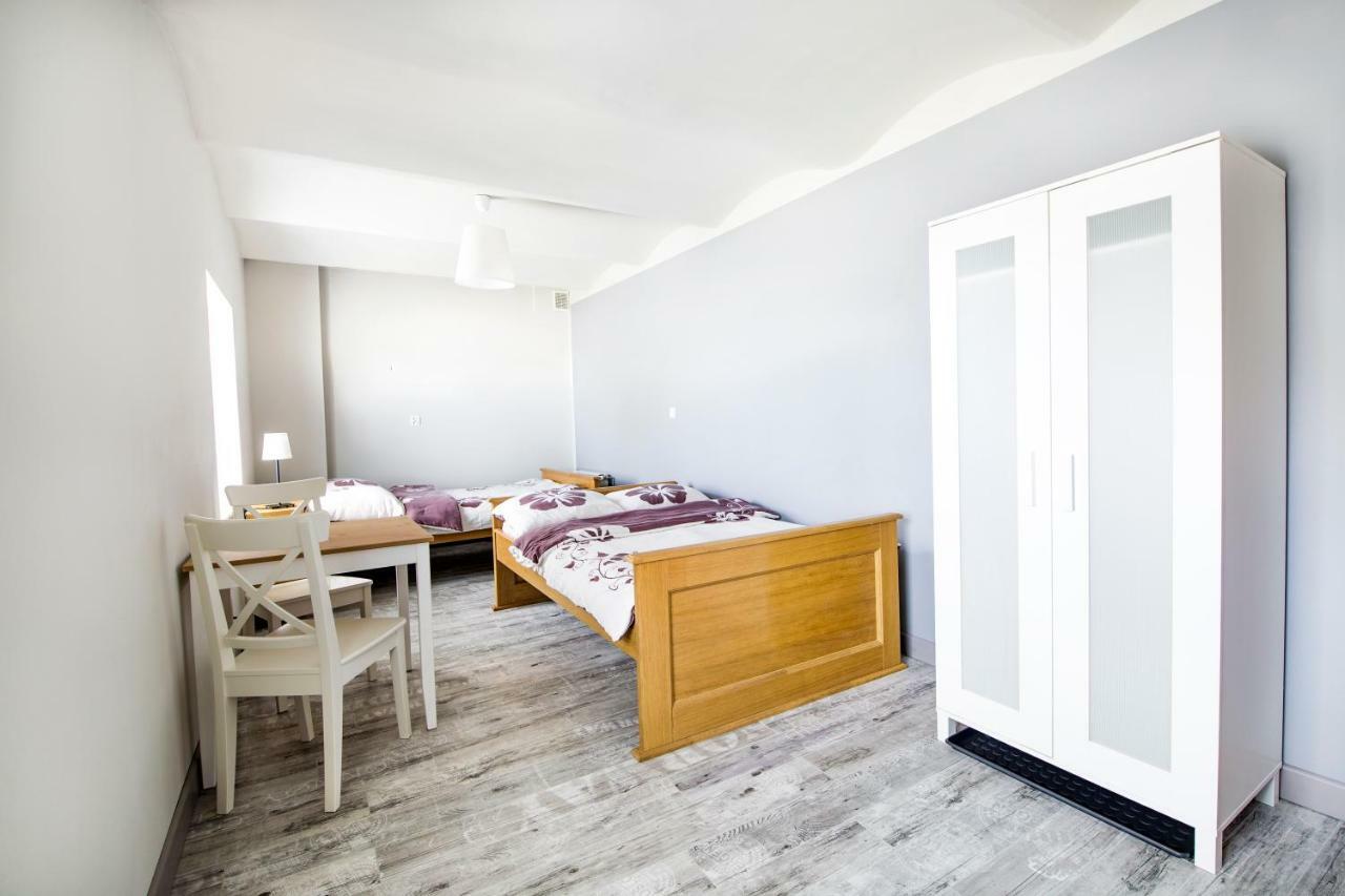 Zielona Przystan Hotel Manasterz Bagian luar foto