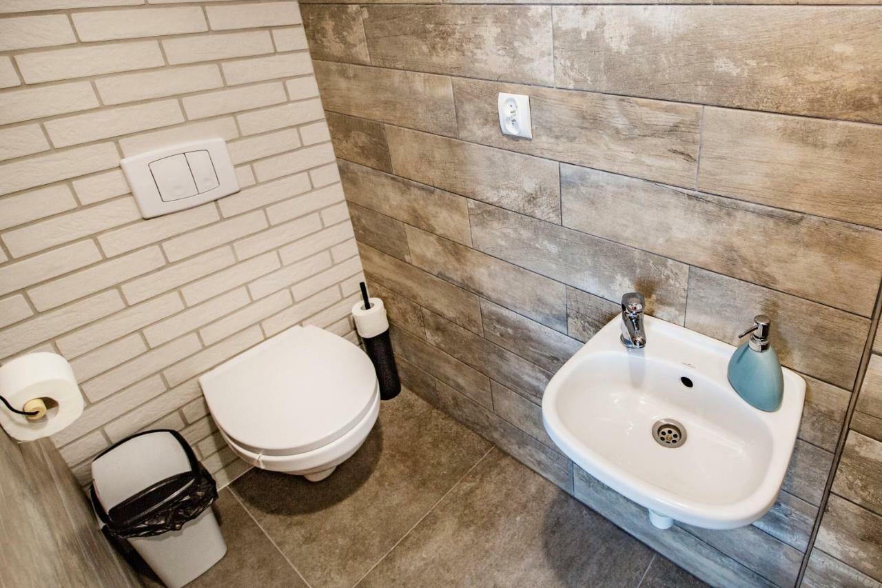 Zielona Przystan Hotel Manasterz Bagian luar foto